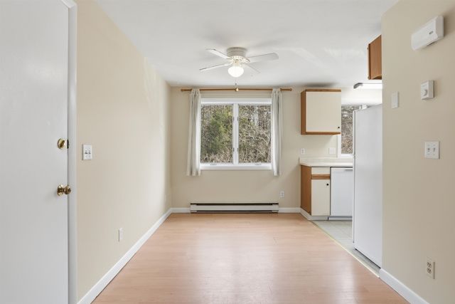 23 Old Stage Coach Rd Apt 8, Epping, NH 03042