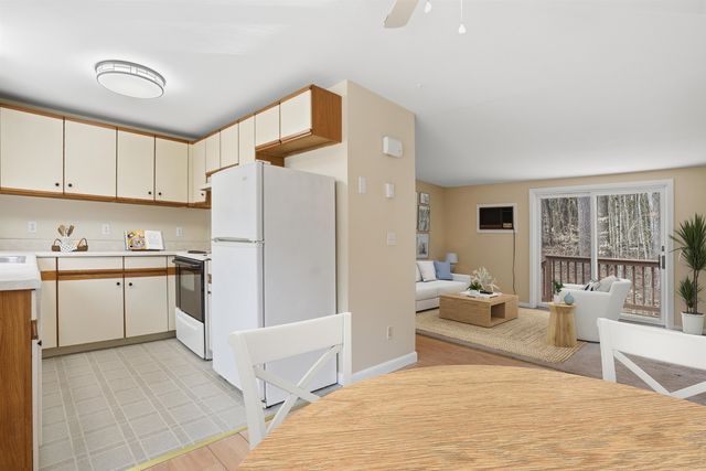 23 Old Stage Coach Rd Apt 8, Epping, NH 03042