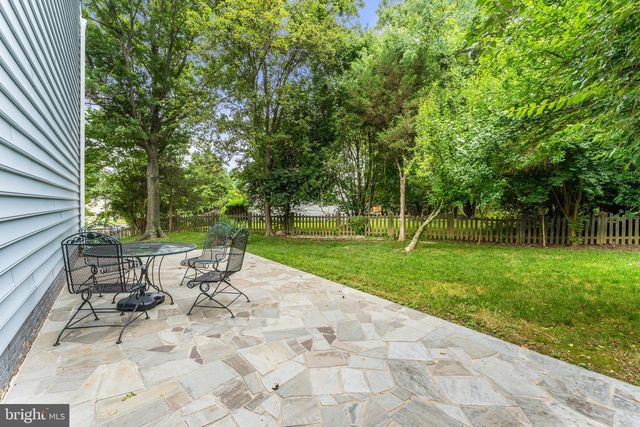 8000 SANDBURG CT, Dunn Loring, VA 22027