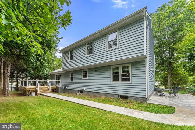 8000 SANDBURG CT, Dunn Loring, VA 22027