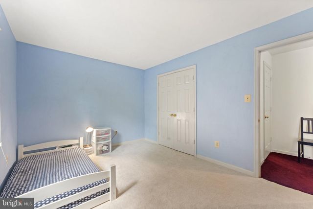 8000 SANDBURG CT, Dunn Loring, VA 22027