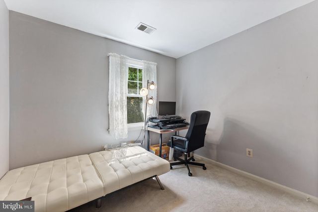 8000 SANDBURG CT, Dunn Loring, VA 22027