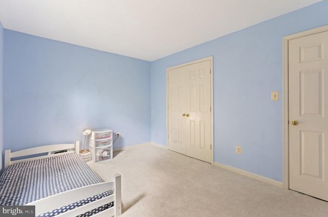 8000 SANDBURG CT, Dunn Loring, VA 22027