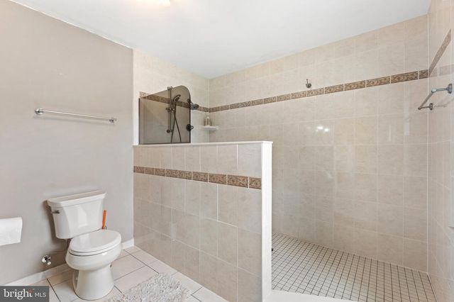 8000 SANDBURG CT, Dunn Loring, VA 22027