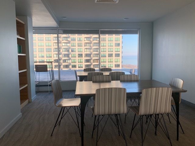 1960 N Lincoln Park West Avenue 2105, Chicago, IL 60614