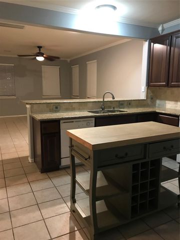 1901 Kemah Village Drive, Kemah, TX 77565