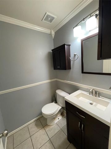 1901 Kemah Village Drive, Kemah, TX 77565