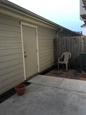 1901 Kemah Village Drive, Kemah, TX 77565