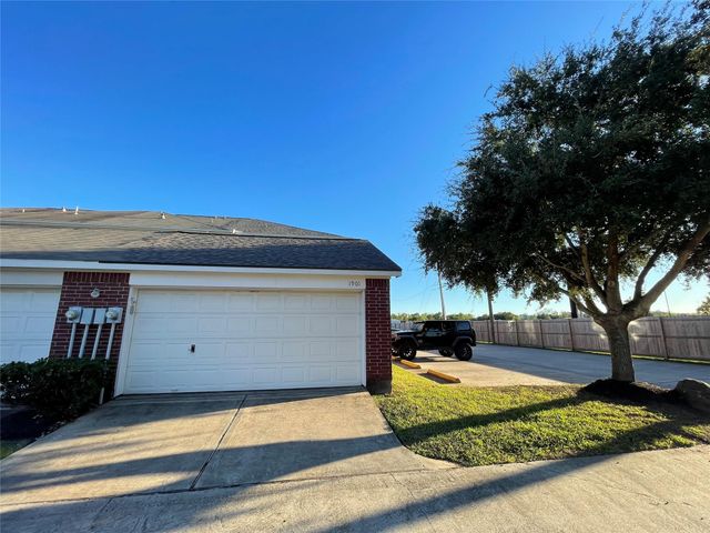 1901 Kemah Village Drive, Kemah, TX 77565