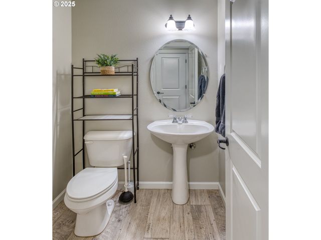 321 Nw PACIFIC HILLS Dr, Willamina, OR 97396