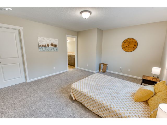 321 Nw PACIFIC HILLS Dr, Willamina, OR 97396