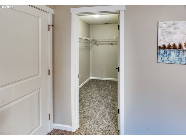 321 Nw PACIFIC HILLS Dr, Willamina, OR 97396