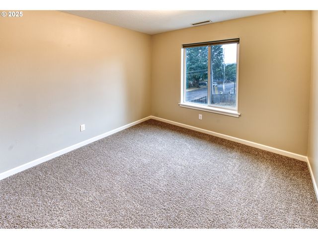 321 Nw PACIFIC HILLS Dr, Willamina, OR 97396