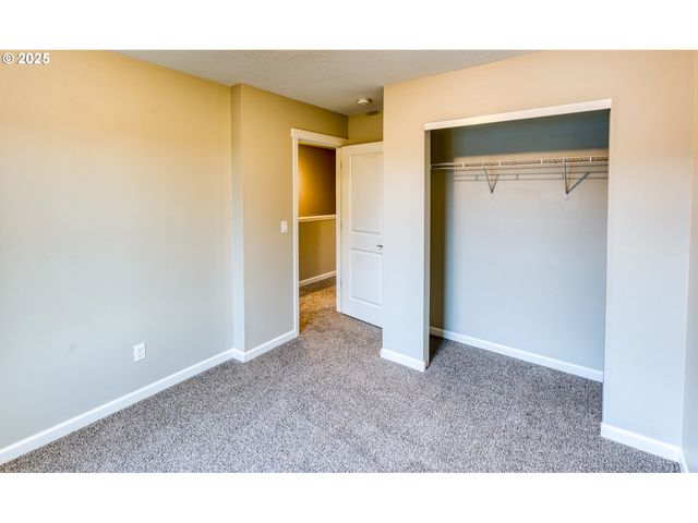 321 Nw PACIFIC HILLS Dr, Willamina, OR 97396