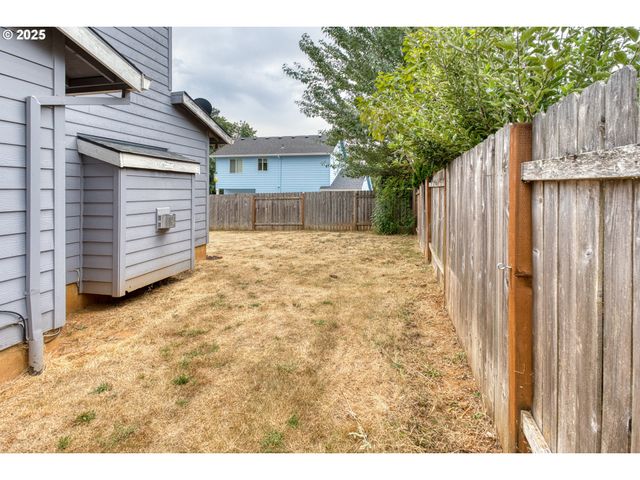 321 Nw PACIFIC HILLS Dr, Willamina, OR 97396