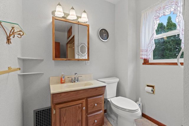213 W MARQUETTE STREET, Appleton, WI 54911