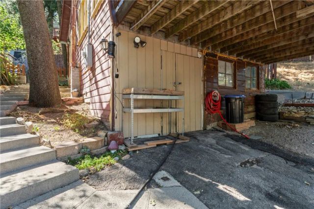 529 Pyramid Drive, Crestline, CA 92325