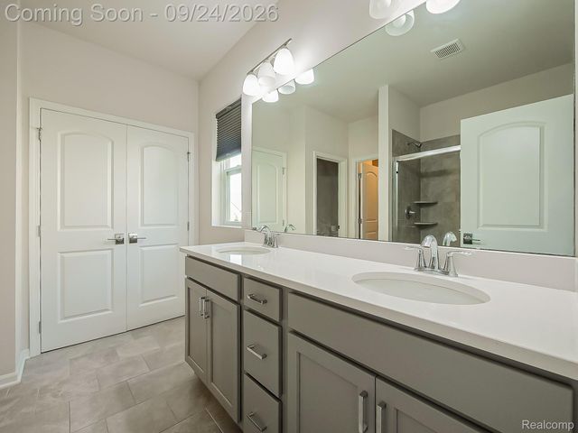 171 Coppice Way, White Lake Charter Township, MI 48386