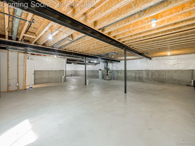 171 Coppice Way, White Lake Charter Township, MI 48386