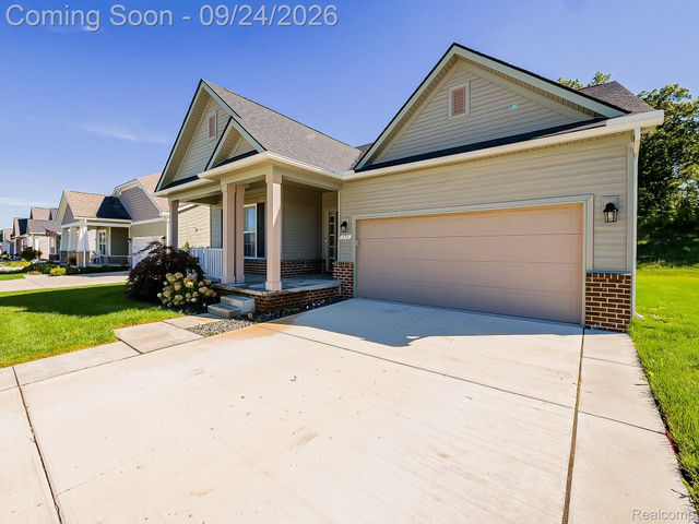 171 Coppice Way, White Lake Charter Township, MI 48386