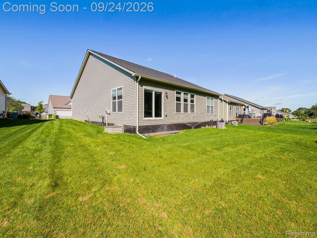 171 Coppice Way, White Lake Charter Township, MI 48386