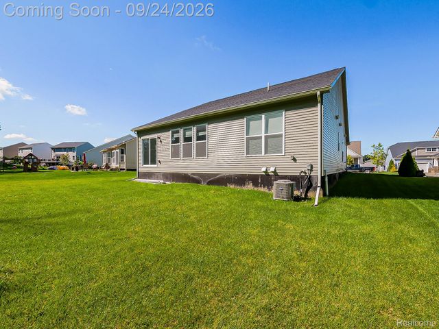 171 Coppice Way, White Lake Charter Township, MI 48386