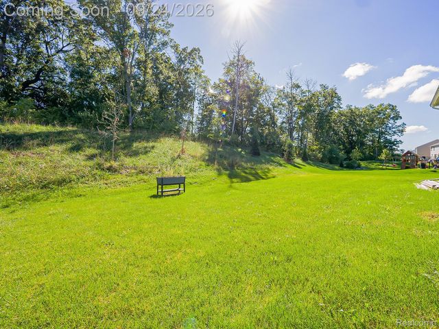 171 Coppice Way, White Lake Charter Township, MI 48386