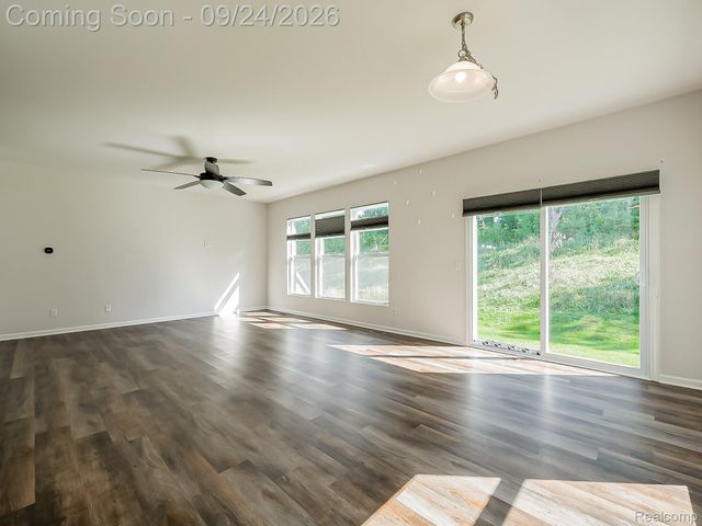 171 Coppice Way, White Lake Charter Township, MI 48386