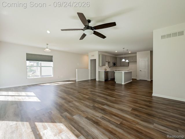 171 Coppice Way, White Lake Charter Township, MI 48386
