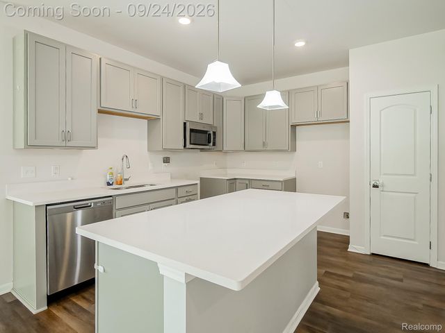 171 Coppice Way, White Lake Charter Township, MI 48386