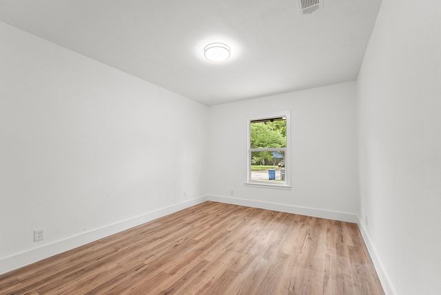 2114 Tisinger Avenue, Dallas, TX 75228