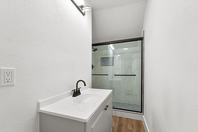 2114 Tisinger Avenue, Dallas, TX 75228