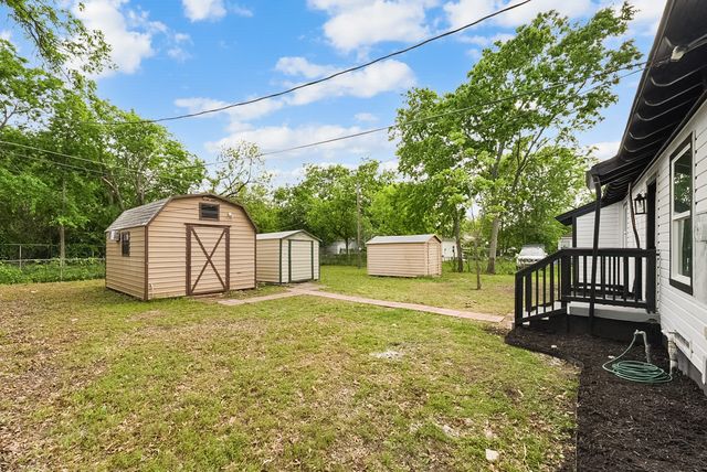 2114 Tisinger Avenue, Dallas, TX 75228