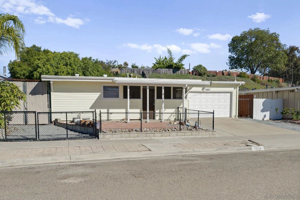7514 Deville Dr, San Diego, CA 92114