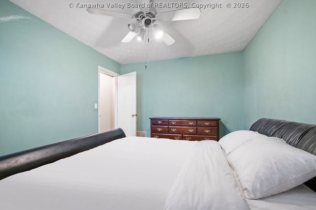 109 Woodside Terrace, Hurricane, WV 25526