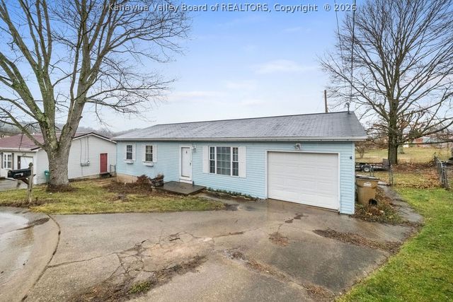 109 Woodside Terrace, Hurricane, WV 25526