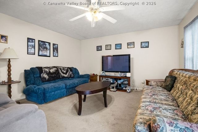 109 Woodside Terrace, Hurricane, WV 25526