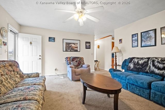 109 Woodside Terrace, Hurricane, WV 25526