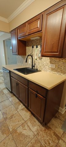 4035 Fitzjames Walk, Oak Lawn, IL 60453