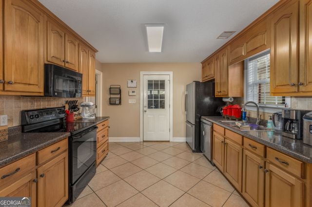 105 Galloway Street, Kathleen, GA 31047