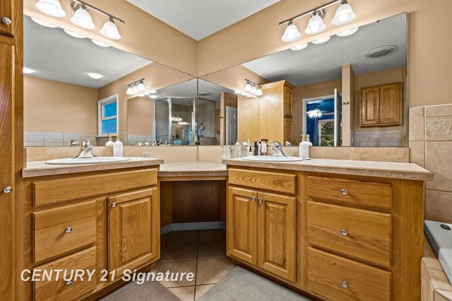2870 E Nottingham Drive, Saginaw Twp, MI 48603
