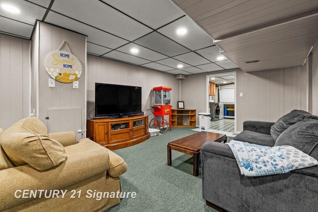2870 E Nottingham Drive, Saginaw Twp, MI 48603