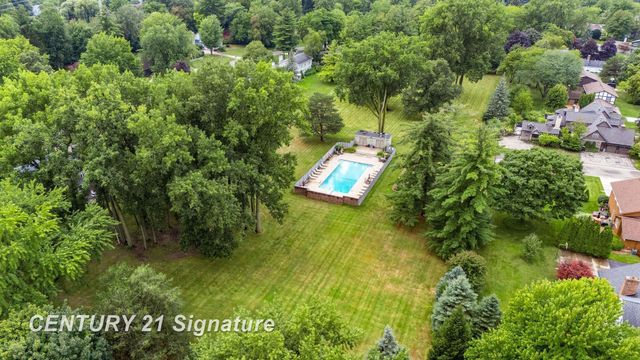 2870 E Nottingham Drive, Saginaw Twp, MI 48603
