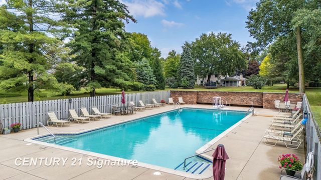 2870 E Nottingham Drive, Saginaw Twp, MI 48603