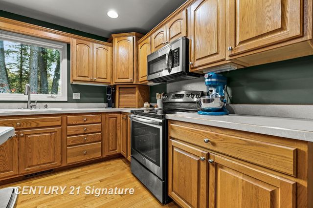 2870 E Nottingham Drive, Saginaw Twp, MI 48603