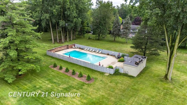 2870 E Nottingham Drive, Saginaw Twp, MI 48603