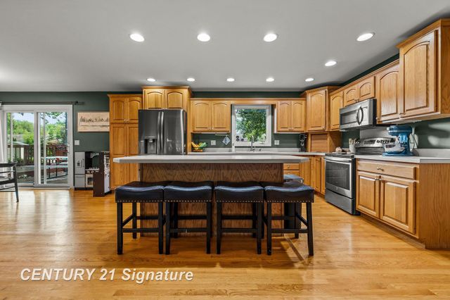 2870 E Nottingham Drive, Saginaw Twp, MI 48603