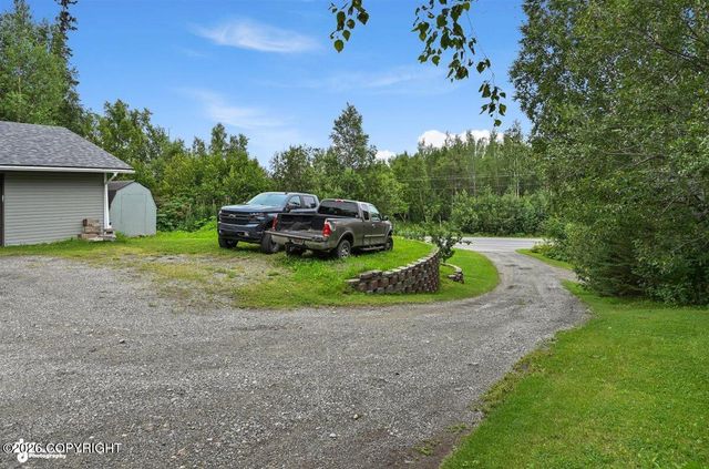 3891 N Engstrom Road, Wasilla, AK 99654