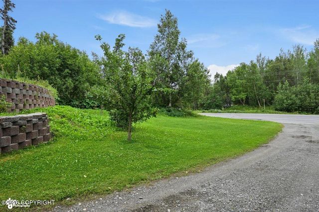3891 N Engstrom Road, Wasilla, AK 99654