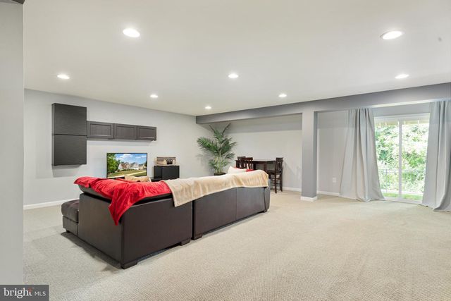 106 ATLANTIS LN, Lake Frederick, VA 22630